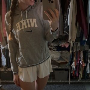 NIKE GREY SWEATSHIRT MENS/WOMENS